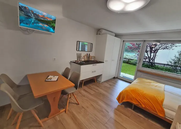 Phoenix - Haus Astral -